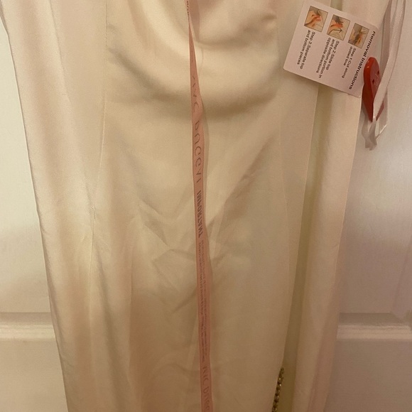 NWT Mac Duggal Crystal Embellished Strap Gown NWT size 4 White - Picture 8 of 11